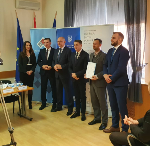 O projektu - fondovi